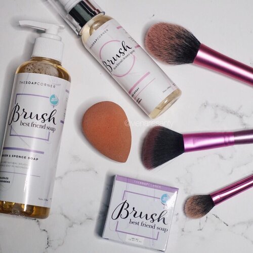 Hai semuanya😁
Siapa yang suka malas bersihin brush makeup? Atau gak sempat untuk bersihin brush makeup?
Kali ini aku ada review 3 jenis pembersih brush dari @thesoapcorner yang sangat praktis. Bahkan 1 di antaranya bisa digunakan tanpa harus di bilas lho! Yuk klik linknya di bio aku👀💓
Terimakasih @clozetteid sudah memberikan aku kesempatan untuk mencoba Brush Best Friend dari @thesoapcorner 😊💓 #Clozetteid #vienarissanty #TheSoapCornerxClozetteIDReview
#ClozetteIDReview #Clozetteid #TheSoapCornerxClozetteIDReview
#ClozetteIDReview