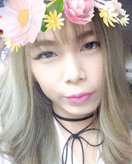 Happy sunday 👼🏻 Lips: 3CE Pink Rumour 
Choker: carousell.id/Jennifermarcellina

#MOTD #clozetteid #starclozette #asian #selfie #koreanmakeup #beautybloggerid #haircrush #greyhair