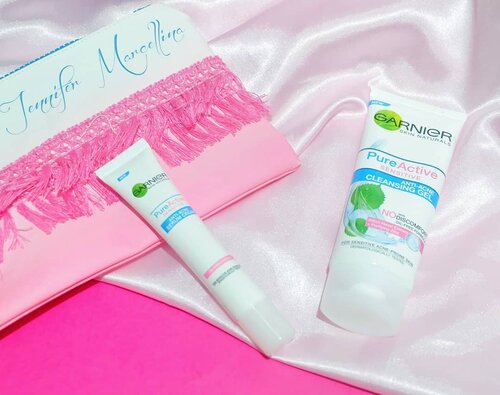 Kulit wajah sensitif membuat wajah kamu mudah berjerawat ? Well,  sekarang gak perlu khawatir lagi karna ada Garnier pure active sensitive yang mampu mengatasi masalah kulit wajah sensitif maupun acne-prone issues ❤
.
.
.
Baca yuk review lengkap nya disini 👉 bit.ly/Garniersensitivecare 😍
#Garnier #GarnierIndonesia #GarnierPureActive #mysensitiveissue #antiacne #bebasjerawat #skincare #jennysbeautyreview #clozette #CLOZETTEID #beautynesiamember