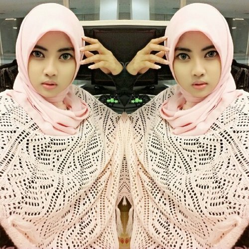  Indahnya hari ini dengan bersyukur ...😆😆😆 #hijabmodern #hijabmodesty #clozetteid #hijabindonesia #hijabers #pink