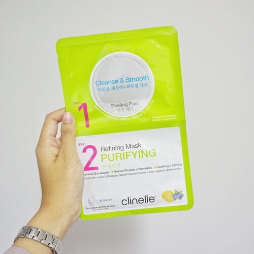 Tea tree oil has always been best friend for my acne-prone skin. Lucky me, i just found my new favorite tea tree skincare product! Clinelle Purifying Peeling Pad and Refining Mask comes with two products in one package that will make your pampering time so much easier: peeling pad for the first step and sheet mask for the second step..With tea tree oil, lemon peel oil, and blueberry extract oil in it, this product can help you to reduce acne, blemishes, and soothing yet calming ur skin. I hardly recommend this product (and other variants of Clinelle Peeling Pad and Refining Mask) to @lalitanadya and @auliajoula, you two should definitely try this holygrail 2in1 skincare product!.#ClozetteID #ClozetteIDXClinelle #2isBetterThan1 #TeamPurifyingHanum @clozetteid @clinelleid @hanummegaa