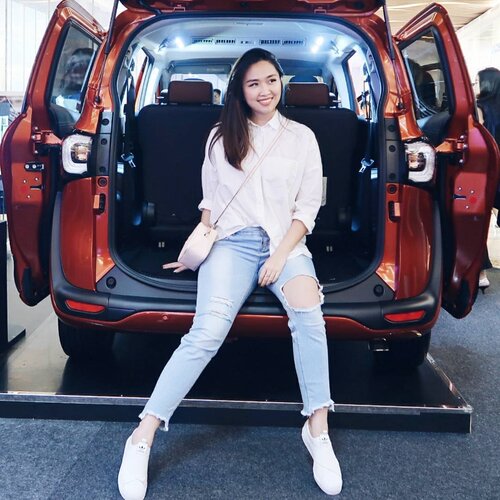 Stylish car for urban people 🚘
Having fun today @toyotaid #mysienta #popupplayground at Kota Kasablanka! 
@jfwofficial @sociolla

For more information check out www.sientapopupplayground.com

#sociolla #beautyjournal #pesonaRFD #ramadhanfashiondelight #jfw2017 #allnewsienta #toyotasienta #vscocam #vsco #beautyblogger #fashionblogger #bloggerindonesia #clozetteid #simpleoutfit #ootd