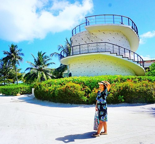 How was your Day???However it is appreciate all the blessings in yours💕 Take none for granted 😘.....📸 Mas Ubuy @eka_vaganza ...#doradiegomaldive18 #travelandlife #travelandleisuremagazine #travelandleisure #majalahpanorama #artofdestinations #maldives_ig #beautifuldestinations #wonderful_location #wonderful_places #clozetteid