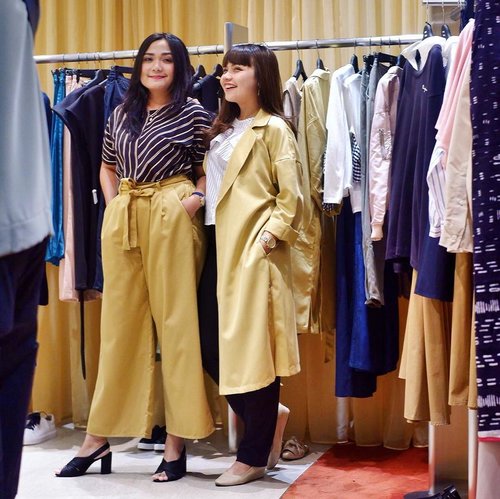Stil can’t move one from last night @_bobobobo_  Grand Opening offline store💛💛💛. What do you think about our matchy match yellow outfit???
.
.
.
Once again congratulations Bobobobo for the Opening Offline Store at Pondok Indah Mall 2 level 1 🎊🎉🛍🎈. Go grab your style here NOW  its so Affordable and Stylish👌🏻🤩
.
.
.
.
.
#bobobobo #bobopim #toptotoe #yellowoutfit  #clozetteid #styleblogger #styleinspiration #stylebook #lookbookindonesia #lookbookstore