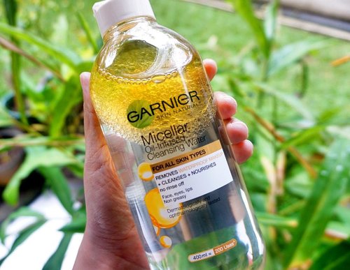 Rise and Shiiine☀️☀️☀️.
Love it or Hate it???
Full review about This Micellar Oil-Infused Cleansing Water it’s Up on My Blog (Link on My BIO) 🤩🤩🤩
#garniermicellaroilinfused #beautyreview #beautyenthusiast #loveitorleaveit #loveyourskin #skingoals #cleanskin #skinsolution #beautyproducts #clozetteid #honestreview