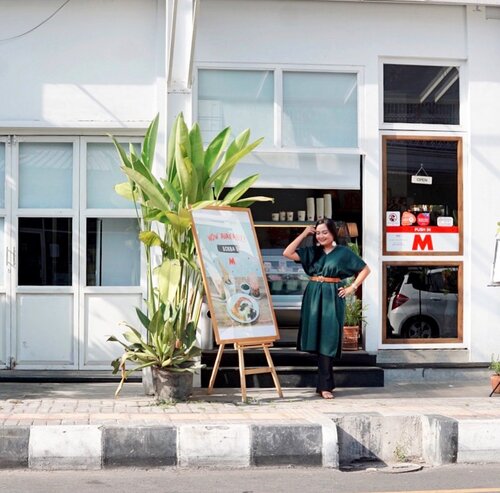 Cerita Minggu Pagi di Jogja😘...📸 by @ernykurnia14 💛#ceritaperjalananicha #clozetteid #potd #bloggerruangtunggu #sundayvibes #ootdindo