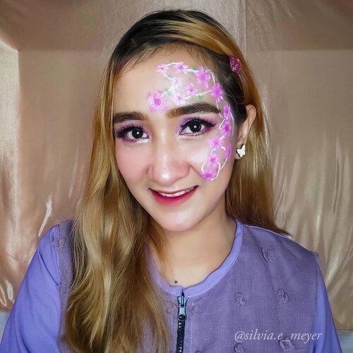 Bunga-bunga dimana-mana 💐🌷🌸🌹🌺💜

Inspirasi dapet dari Google (lagi) 😁

#faceart #facepainting #faceartmakeup #facearts #makeup #makeupideas #makeuplook #makeupbyme #makeupfaceart #facepainting #facepaint #facepaintingmakeup #art #makeupsilviameyer #makeupinspiration #cchannelid #cchannelbeautyid #cchanelmakeupid #clozetter #clozette #clozetteid #beautyideas #beauty #beautytips #beautyvlogger #beautybloggers #beautyinfluencer #beautyeditorial #beautygram #tampilcantik #JakartaBeautyBlogger