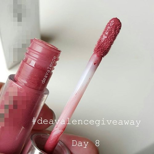 Day 8.. Sorry I'm late to post the D8.. This time is about liquid lipstick.. Question: Brand, product name, and tell me your favorite shade.. Clue: Mine is 03 Illusionist.. 😀