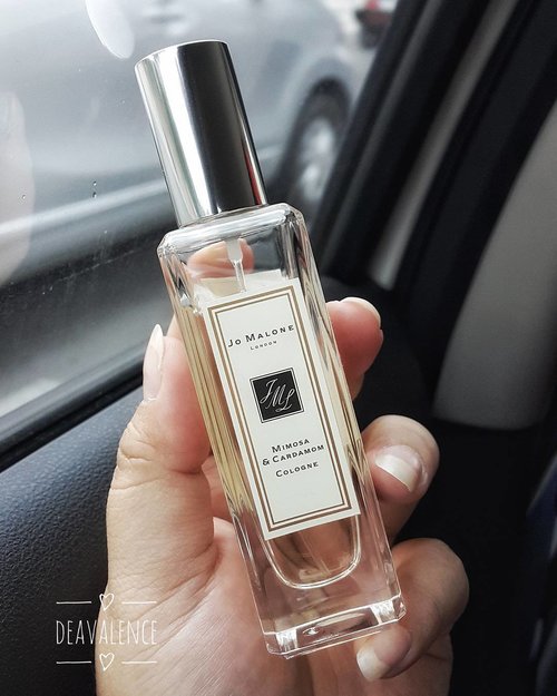 This is not a love at the first sight with Jo Malone, but it's safe to say that my love is constantly growing. One of them is now inside my bag. Hope to see you next time I'm here bebb @fanny_blackrose
.
.
.
#clozetteid #clozettestar #fragrance #jomalone #jomalonelondon #mimosa #cardamom #cologne #makeupmess #makeupjunkie #makeupaddict #makeuphoarder #makeuplover #beautyjunkie #indonesianbeautyblogger #fdbeauty #luxurymakeup #highendmakeup #motd #fotd #bloggerindonesia #bloggerkediri #beautyvlogger #vloggerindonesia #bloggersurabaya #indonesiabeauty