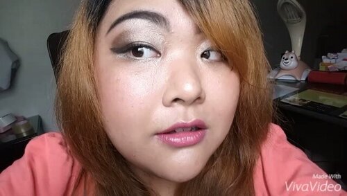 Time for another hack! Forget to bring eyeliner? Just wet your brush and use Creep on your lashline. It is not as longlasting as real eyeliner, but it is okay for emergency.

Song : Shake It Off - Taylor Swift

#clozetteid #clozettestar #makeupmess #makeupjunkie #makeupaddict #makeuphoarder #makeuplover #beautyjunkie #indonesianbeautyblogger #fdbeauty #luxurymakeup #highendmakeup #deavalence #beautyhacks #makeuphacks #makeuptips #beautytips