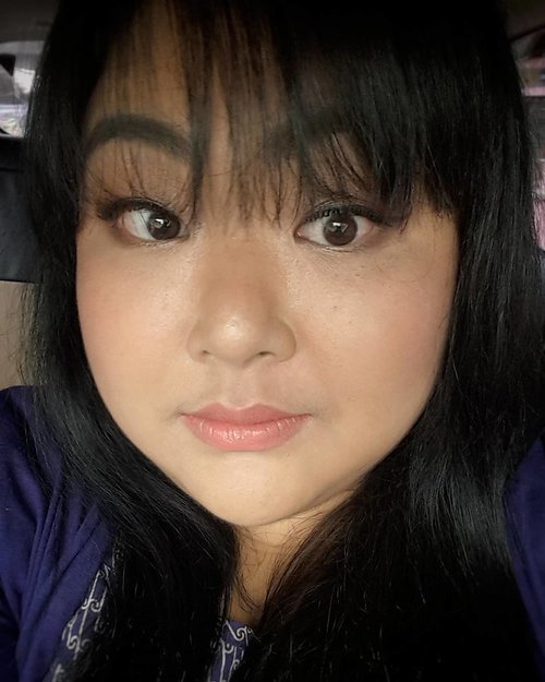 Trying on first haul in 2019: Marc Jacobs Re(marc)able Foundie for the first time. What do you think? I think this is awesome! Full coverage, smooth finish, super lightweight 😍 One layer is enough to cover minor spots.
.
Couldn't believe I posted only few pics in 2018. Happy to report that I've been so good last year that I almost bought nothing. Lol. Sorry for hiatus, a lot of things going on and I lost my confidence. I need to find myself back. Thanks for not leaving and still stick around. Love 😘
.
Anything you want to see on my next posts? I'm still on less buy, but I don't mind to show some daily make up or skincare if you like. Yay or nay?
.
#clozetteid #clozettestar #tomford #dior #makeupmess #makeupjunkie #makeupaddict #makeuphoarder #makeuplover #beautyjunkie #indonesianbeautyblogger #fdbeauty #luxurymakeup #highendmakeup #motd #fotd #bloggerindonesia #bloggerkediri #beautyvlogger #vloggerindonesia #bloggersurabaya #indonesiabeauty