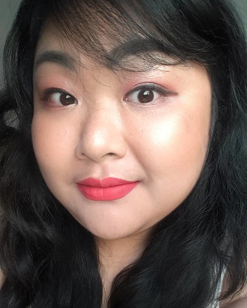 It's up now! New Blogpost: @sephora @sephoraidn Cream Lip Stain 03 Strawberry Kissed (Link in Bio). And can I tell you that I'm loving that sunkiss glow on my cheek and my nose? 9am sunlight through my window 🌞🌞🌞
.
#clozetteid #clozettestar #starclozetter #lipswatch #makeupmess #makeupjunkie #makeupaddict #makeuphoarder #makeuplover #beautyjunkie #indonesianbeautyblogger #fdbeauty #luxurymakeup #highendmakeup #motd #fotd #bloggerindonesia #bloggerkediri #beautyvlogger #vloggerindonesia #bloggersurabaya #indonesiabeauty #skincare #skincareaddict #skincarejunkie #sephora