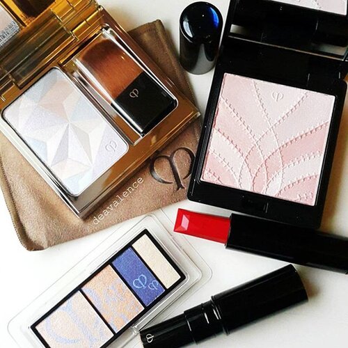 Cle De Peau never fails to satisfy my hunger of pretty things.. #makeupjunkie #makeupaddict #makeuphoarder #makeuplover #beautyjunkie #beautyblogger #beautytalk #bblogger #bbloggerid #beautybloggerid #indonesianbeautyblogger #ClozetteID #fdbeauty #luxurymakeup #highendmakeup #instabeauty #instamakeup #deavalence #fakeupfix #rebmakeup33 #beatfacefridayy #missynadm #fromsandyxo #melformakeup #hosanna1992  #adrienneroyale  #milkamireille #thehanihanii #jennaglamour