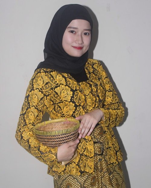 Selamat Hari Kartini semua wanita Indonesia. Terus kuat, tetap menginspirasi satu sama lain 💜•••#harikartini #kartini #clozetteID