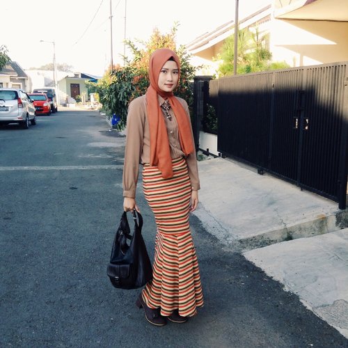 a lil mermaid touch #ootd #brown #skirt