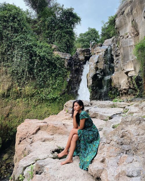 Si kucyel yg makin mager keramas🙂🍃💦. .............#clozetteid #photography #photoshoot #instagood #inspiration #instadaily #instamood #instalike #model #ootd #fashion #holiday #mood #goodweekend #weekend #vsco #indomodel #hair #balibible #bali #balilife #balitrip #baliisland #balidaily #island #tropical #balinese #travel #vacation #instatravel