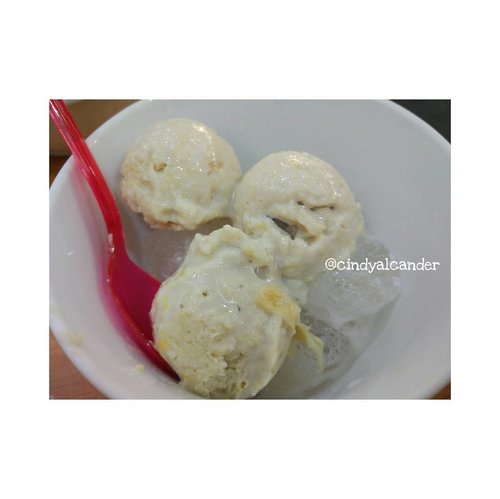 Es Durian @baksoboedjangan 😎
No uniqueness here... Just Durian... 😂😂 .
#alca_food #foodie
#goodfoodgoodlife
#foodblogger
#streetfood
#culinary
#kuliner
#clozetteID
.
Points : 3.5 / 5