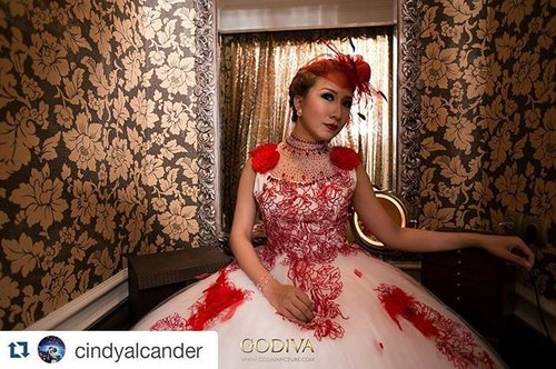 #Repost @cindyalcander with @repostapp
・・・
"You feel very romantic when you're in a ball gown. Everyone should wear one once in a while." - Carolina Herrera
.
👗 by me @wedding.sheen
🎀 by me
📷 by @alexander_winata @andreas_do @daviddawad @godiva_picture
.
#prewedding #preweddingconcept #makeup #makeupoftheday #motd #makeupenthusiast #makeupaddict #makeupjunkie #makeuplover #makeupporn #instamakeup #makeupartist #undiscovered_muas #wakeupandmakeup  #gown #weddinggown #preweddinggown #dress #ballgown #photooftheday #makeuplook #beautyblogger #beautyvlogger 
#clozetteID #alca_girl