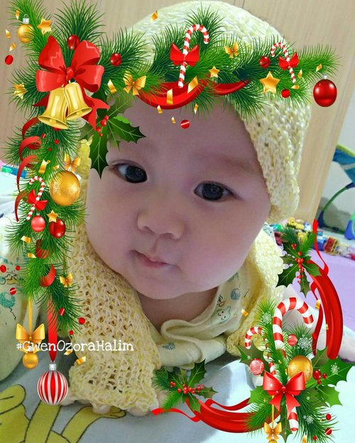 Merry Christmas from our Family to yours 🌲🎁🎄🎅❤.My Cutie Santa is here 🎅🎅🎅#GwenOzoraHalim.#merrychristmas #babysanta#santaclaus #clozetteID