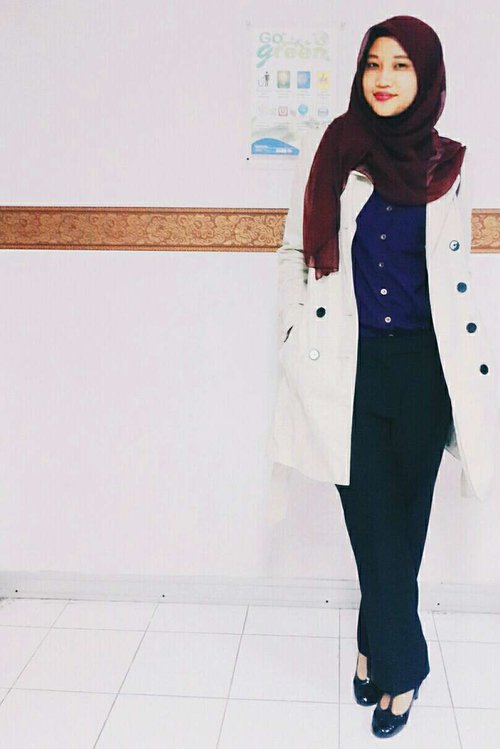 While in campus #ootd #hijabcampus #casual #hijabgirl