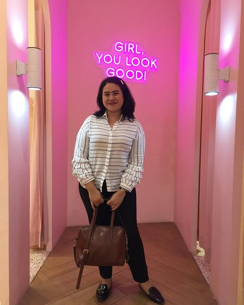 I rarely post #ootd photo, I’m not that stylish. But this is exceptional, I was at @cottonink’s iconic fitting room and I didn’t want miss a chance to snap a pict while it wasn’t crowded. Dolled up with local brands, from head to toe on working day ✨
.
.
.
#youxcottonink #clozetteid #cottonink