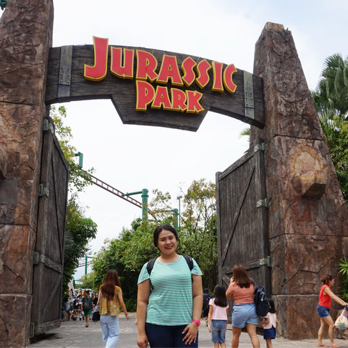 From my short getaway last week: Universal Studios Singapore @rwsentosa. Explored and roared with the dinos of Jurassic World, so excited!
#rwmoments #jurrasicworld #universalstudiossingapore #wyntraveldiary #wheninsg #exploresg #travel #leisure #exploresingapore #rwsentosa #clozetteid #holiday #themepark #dinosaur