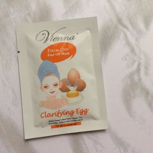 New post is UP on the blog! @viennacosmeticofficial Peel Off Clarifying Egg Mask for oily skin types. The peel off session is so fun! Link on bio!
.
.
.
#fdbeauty #clozetteID #viennamask #skincare #peeloffmask #skincareroutine #viennacosmetics