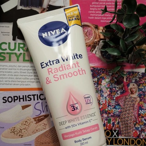 New post is UP on the blog! It’s @nivea_id Extra White Radiant & Smooth Body Serum, perfect for brighter and plumpier skin! Enriched by vitamin C and Double UV for your skin.
_
Read the review here 👉🏼 bit.ly/bodyserumnivea or link on bio ✨
.
.
.
#ilovemybody #mrshidayahreview #mrshidayahpost #nivea #bodycare #bodyserum #clozetteid #beautyreview