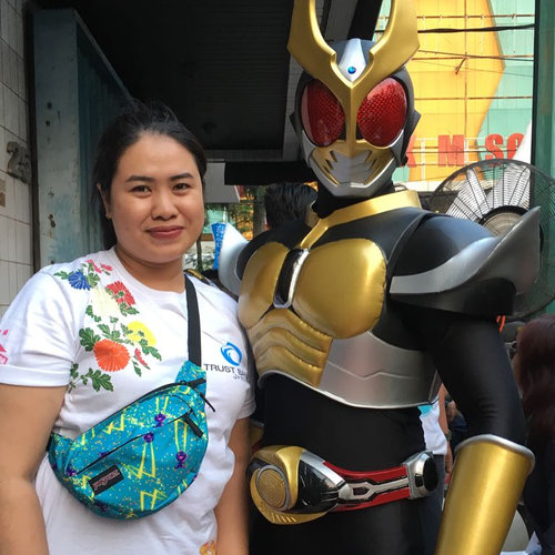 Twas my first time in experiencing a Japanese festival #ennichisai2018. My office hosted as the main sponsor and I got chances to witness how fun the festival was._I opted to strike pose with these two cosplayers. This Kamen Raider was looking gorgeous with the costume. The man behind the mask told us he had to stay slim to fit the costume. Talking about the price tag which is locally made._While I was looking around the booths, I saw this man walking with Doctor Strange costume. Oh my, his look might far from Benedict Cumberbatch but he totally nailed it! Such a badass perfectly resembled Doctor Strange. I’m #TeamMarvel by the way._I also thanked @yukikt for her ability to blend in with the crowd who patiently yet eagerly wanted to meet her in our M&G session. She’s a playful girl in person ❤️...#mrshidayahpost #ennichisai2018 #japanesefestival #cosplayer #clozetteid