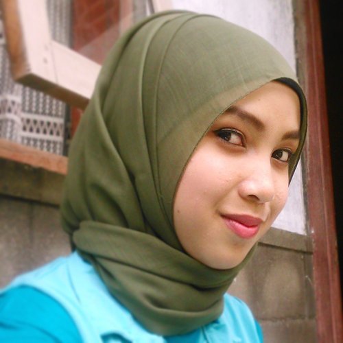My cheek?! Oooo so chubby.. #selfie #me #hijaboutfit #hijabootdindo #hijabers #hijabersindonesia #hijabshoot #hijabcorner #instalike #instagram #instaupload #instafollow #ClozetteID #clozettegirl #clozettedaily #hotd #hijaboftheday