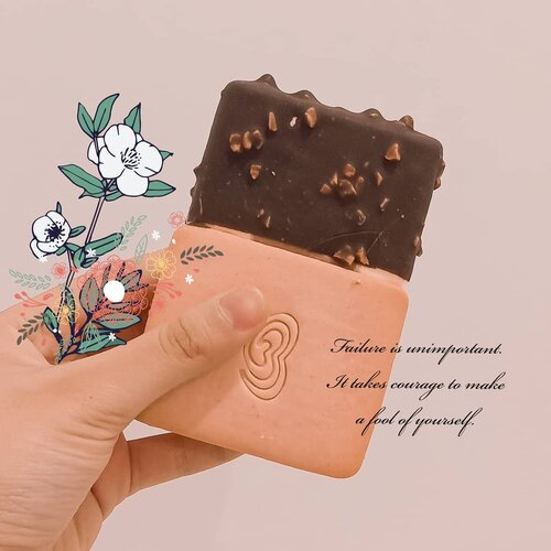 Sorry I did not mean to be sarcastic, but why this choco-peanut ice cream is better than your (...)?
.
#instalike #instafeed #foodphotography #food #foodie #foodstagram #icecream #ice #yummy #yummyfood #icecreamlove #foodlover #sbybeautyblogger #bloggermaniac #bloggerstyle #blogger #bloggers #oishi #clozetteid