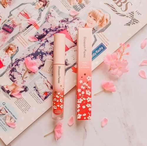 "Do you know? The speed at which cherry blossom fall...5 centimeters per second..."- Toumo Takaki ( 5Centimeters per Second )🌸🌸🌸
.
.
Btw have you already read my newest review on my blogspot🤔? If not then just go to my blog or simply click a link on my bio😘👆
.
.
#etudehouseindonesia #etudehouse #etudehousekorea #etudehouselipstick #lipstickmaniac #lipstick #liplacquer #beauty #beautyblogger #bloggermaniac #influencersurabaya #surabayabeautyblogger #instalike #flatlaystyle #flatlayphotography #flatlayoftheday #review #beautyreviews #clozetteid