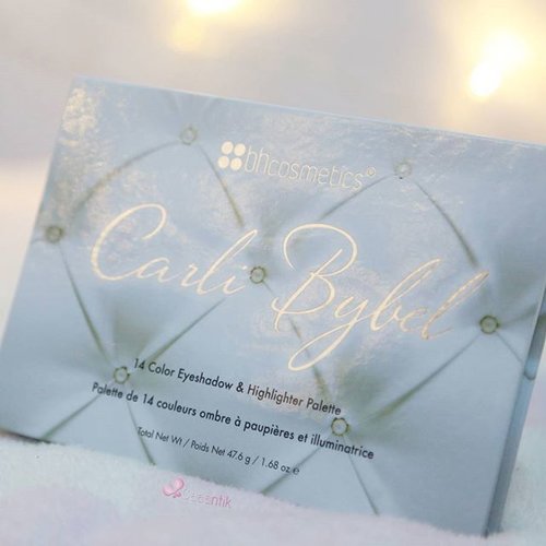 Siapa yang mau reviewnya????? I AM SO EXCITED REVIEWING THIS PRODUCT. 😆😆
Stay tune on caaantik.com ya.. 😘
🌸🌸🌸
#CaaantikBeautyBlog #carlibybelpalette #clozetteid #makeup #beauty #starclozetter
