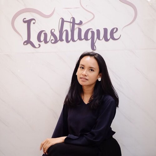 Jadi seminggu yang lalu aku mencoba pertama kalinya treatment ayelash extensions di @lashtiqueid cabang Neo Soho, dan hasilnya suka banget mana lagi di @lashtiqueid ada lem emang dikhususkan untuk mata sensitive dan bulunya pun halus banget bener - bener gak kerasa pakai extension 💗