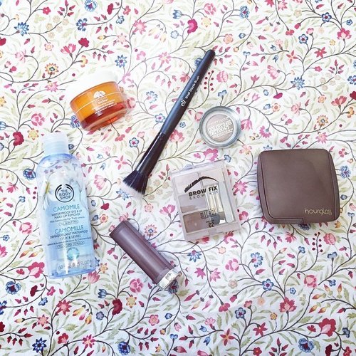 Have you guys seen my latest post?  Check out: www.overonecupoftea.com - see ya there! 😉😘 #september #2014 #favorites #beauty #beautyproducts #review #makeup #skincare #blogger #beautyblogger #beautyblog #instabeauty #instastyle #cosmetics #overonecupoftea #clozetteid