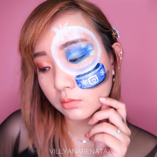 Snow Globe ❄️Inspo : @sarinanexie ⛄️Deets :@nyxcosmetics_indonesia Ultimate Edit Palette@nyxcosmetics_indonesia Jumbo Eye Pencil - Milm@mehronmakeup Paraduse Makeup AQ Palette#beautybyvilly.#snowglobemakeup #snowmakeup #frozenmakeup #christmasmakeup #sfxmuaindonesia #illusionmakeup #sfxindonesia #sfxmakeupindo #halloweenindonesia #facepaintingindonesia #artmakeup #3dmakeup #crazymakeup #crazymakeups #undiscoveredmuas #amazingmakeupart #indobeautysquad #beautybloggerindonesia #indobeautygram #jakartabeautyblogger #indobeautyblogger #indobeautyvlogger #100daysofmakeupchallenge #cchannelbeautyid #clozetteid