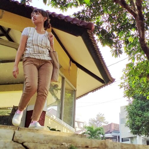 Matra: lakukan apa yang bisa aku lakukan. Pencapaian dilakukan melalui proses berjuang. Hal-hal yang tidak bisa aku jangkau, biar Gusti yang tentukan.

#clozetteid