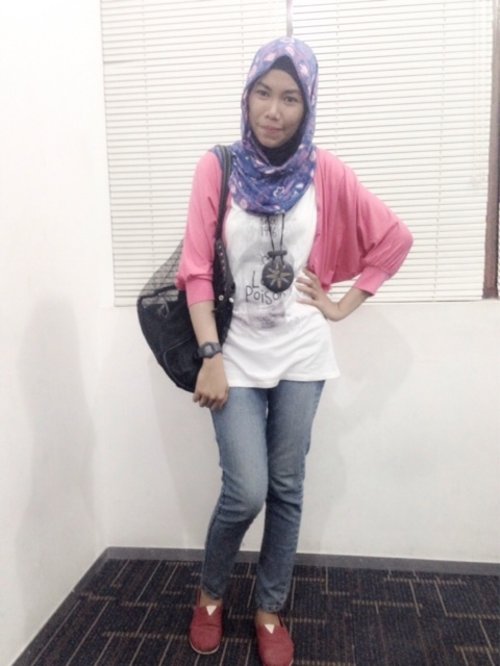 My friday casual outfit #clozetteid #mixnmatchjeans 