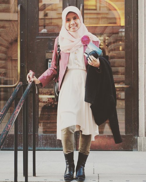 “If people are doubting how far you can go, go so far that you can’t hear them anymore.” – Michele Ruiz#oldpost #throwbackthursday #sverigesriskdag #ootd #hijaboftheday #clozetteid #workingmomlife #workingmomstory