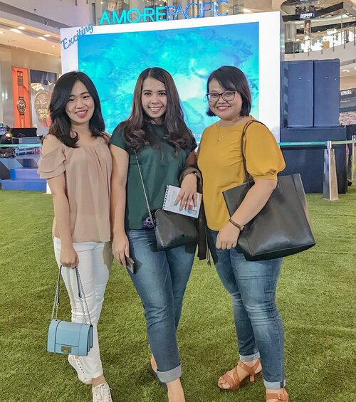 Happiness is having a bunch of freaking awesome and crazy friends 💃💃#AMOREPACIFICIndonesia #AMOREPACIFICGroup #ExcitingAMOREPACIFIC ..........#clozetteid #amorepacific #friends #bestie #likes #bestiegoals #beautyevent #eventoftheweek #kexpo #koreanskincare #skincarejunkie #beautylovers #ootd #potd #likeforlikes #photooftheday #ootdidku #instagood #friendship #instagram #clozetter