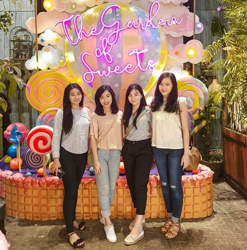 My friends are better than yours 😊💕..........#friends #friendships #bestie #friendshipgoals #bestiegoals #friendshipquotes #bestfriends #girls #girlsquad #gossipgirl #clozetteid #instagood #likeforlikes #likeforfollow #hangout #girlstime #havingfun #instagram #potd #picoftheday #starngage #likes #photooftheday #weekendvibes