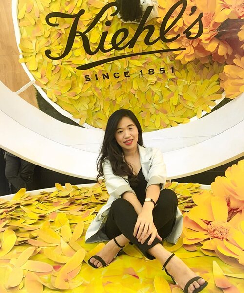 Celebration 10th Anniversary @kiehlsid masih berlangsung until Sept, 8th 2019 at Main Atrium @senayancity 🎉🎉
Kalian bisa skin check, ikutin talkshow, serta seru2an fto2 di spot2 kece sambil ngumpulin stamp buat dptin free sample product 😊😊 .
.
Don’t miss it guys ! 🤗
.
Free Entry 💕
.
.
.
.
.
.
.
.
.
.
#10yearskiehlsid #kiehlsid #clozetteid #likes #10menituntukbumi #kiehlsskincare #beauty #beautyevent #beautylovers #starngage #skincarejunkie #makeupadicct #instagood #instabeauty #potd #ootd #smartcasuallook #eventoftheweek #outfits #indobeautysquad #indobeautygram #jktspot