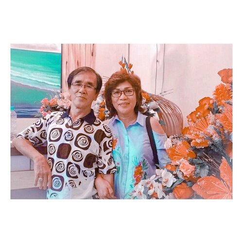 ~ My Everything ❤️ .
One day,  I’ll make you proud. I promise 🙏🏻😇
#parents .
.
.
.
.
.
.
.
.
.
#mommy #daddy #momanddad #family #everything #ohana #love #happiness #clozetteid #daughter #blessed #children #likeforlikes #followme #sweet #lightroom #likeforfollow #follow #likes #potd #igers #tealandorangetone #photoofday #picoftheday