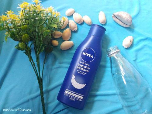 Nivea body lotion intensive moisture baca review lengkap http://versatileup.com/2016/07/11/my-drugstore-beauty-haul-in-july/
