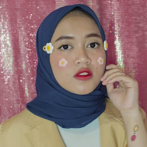 Tebak, itu telur atau bunga? 🤭🤭😂😂 ..#beautybloggerindonesia #clozetteid #indobeautygram #indobeautysquad #makeupisart #makeup #makeuptutorial #facepainting #egg #flower #makeupbynfb #art #motd #bunnyneedsmakeup  #100daysofmakeup #wakeupandmakeup  #creativemakeup #colourfullmakeup