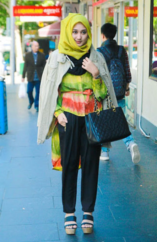  Gaya hijab dian pelangi yang simple tapi tetap stylish. #MuslimFashionInspiration