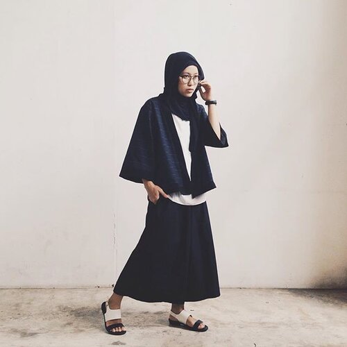 Learn from yesterday, live for today, hope for tomorrow. The important thing is not to stop questioning. (Albert Einstein)#VSCOcam #lookbookindonesia #clozetteid #ootdid #hotd #blogger