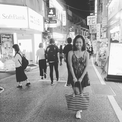 #throwback Japan ❤ .
.
. . 
#sakuralisha #independentwoman #indonesianbeautyblogger #shibuya #trip #travels #holiday #traveller #travellife #followback #followforfollow #likeforlike #instagood #likeforfollow #followme #like4like #follow4follow #instagram #tokyo #ootd #blackandwhite #fashion #travelphotography #clozetteid #autumn #japan
