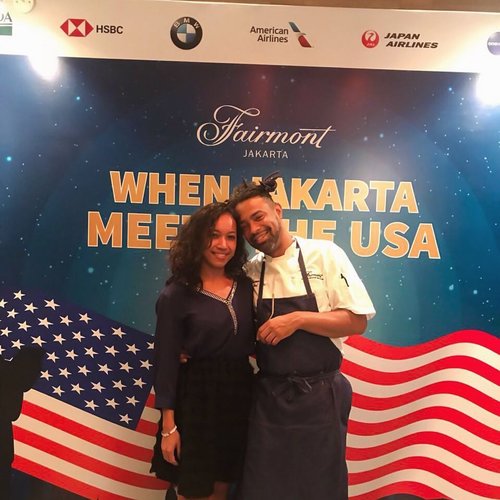 #latepost“When Jakarta Meets The USA”. Last weekend brunch. ....#sakuralisha #independentwoman#indonesianbeautyblogger  #beautybloggers #fairmonthotel #lifestyle #travel #travelling #ootd #fashion #outfit #fashions  #beautyblogger #outfits #fotd #potd #fairmontjakarta #jakarta #spectrum  #indonesia #cafe #chef #restaurant #fashionoftheday #outfitoftheday #clozetteid