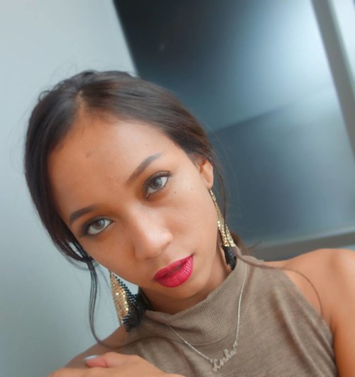 Still in my Dramatic Bold look using new products from @maybelline. 💕💕 #DramaticBoldTeam #MakeItBold #sakuralisha #maybelline #Indonesianbeautyblogger #clozetteid #vegas_nay #hudabeauty #indobeautygram #beauty #makeup #dagelan #asikinajalagi #jakarta #indonesia #beautybloggers #beautyenthusiast #makeuplook #maybelinenewyork #bloggerindo #potd #fotd #selfieoftheday